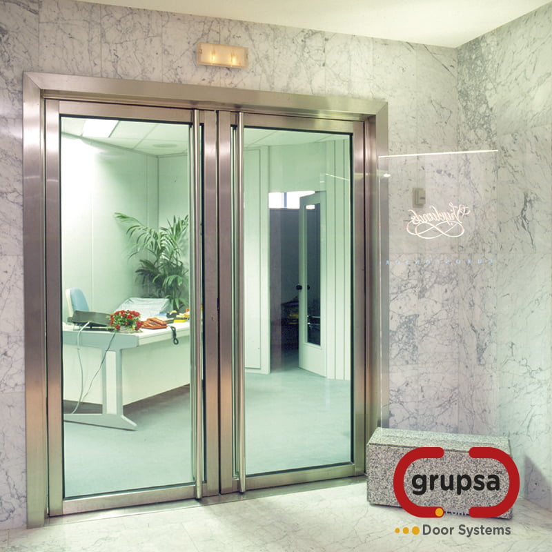 Puerta Pivotante MS606