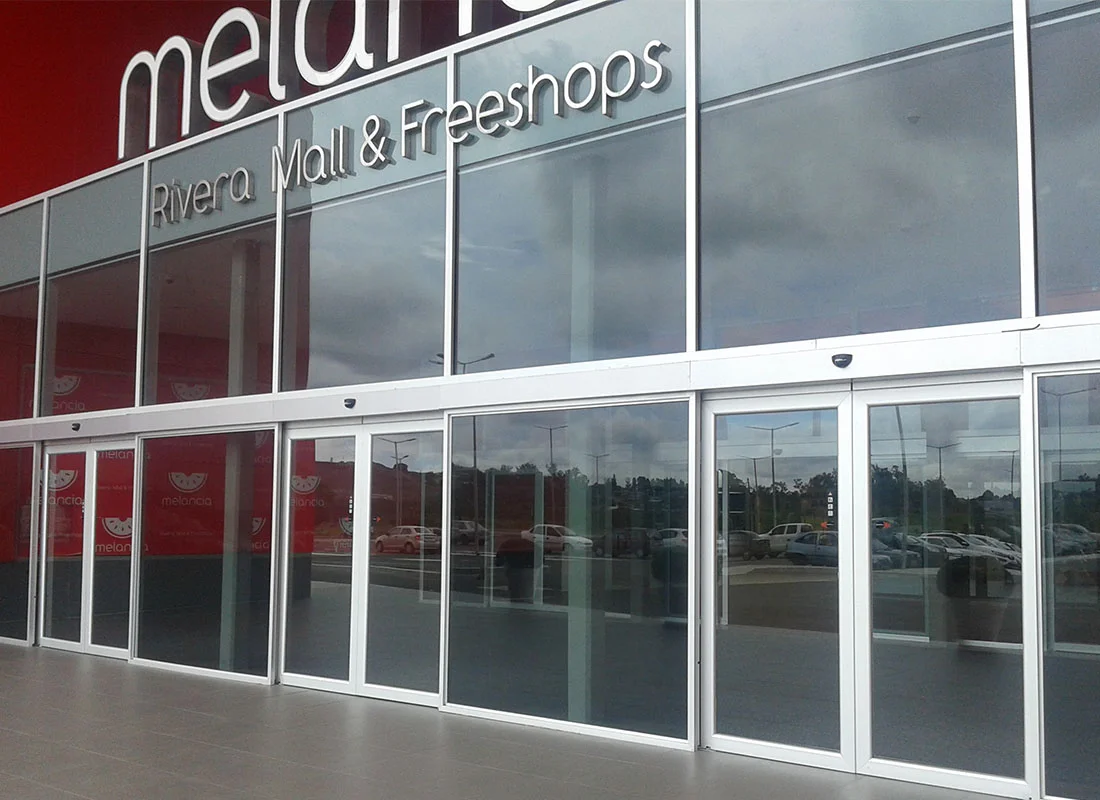 Puertas para centros comerciales y retail